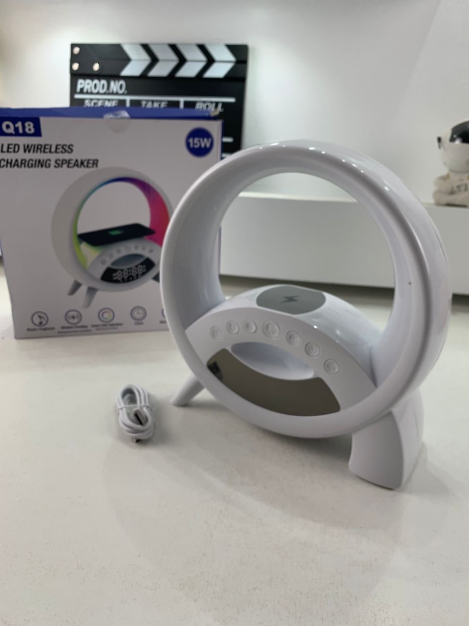 Lampe de Table Multifonction Q18 – Bluetooth, Réveil et Charge Sans Fil - Image 5