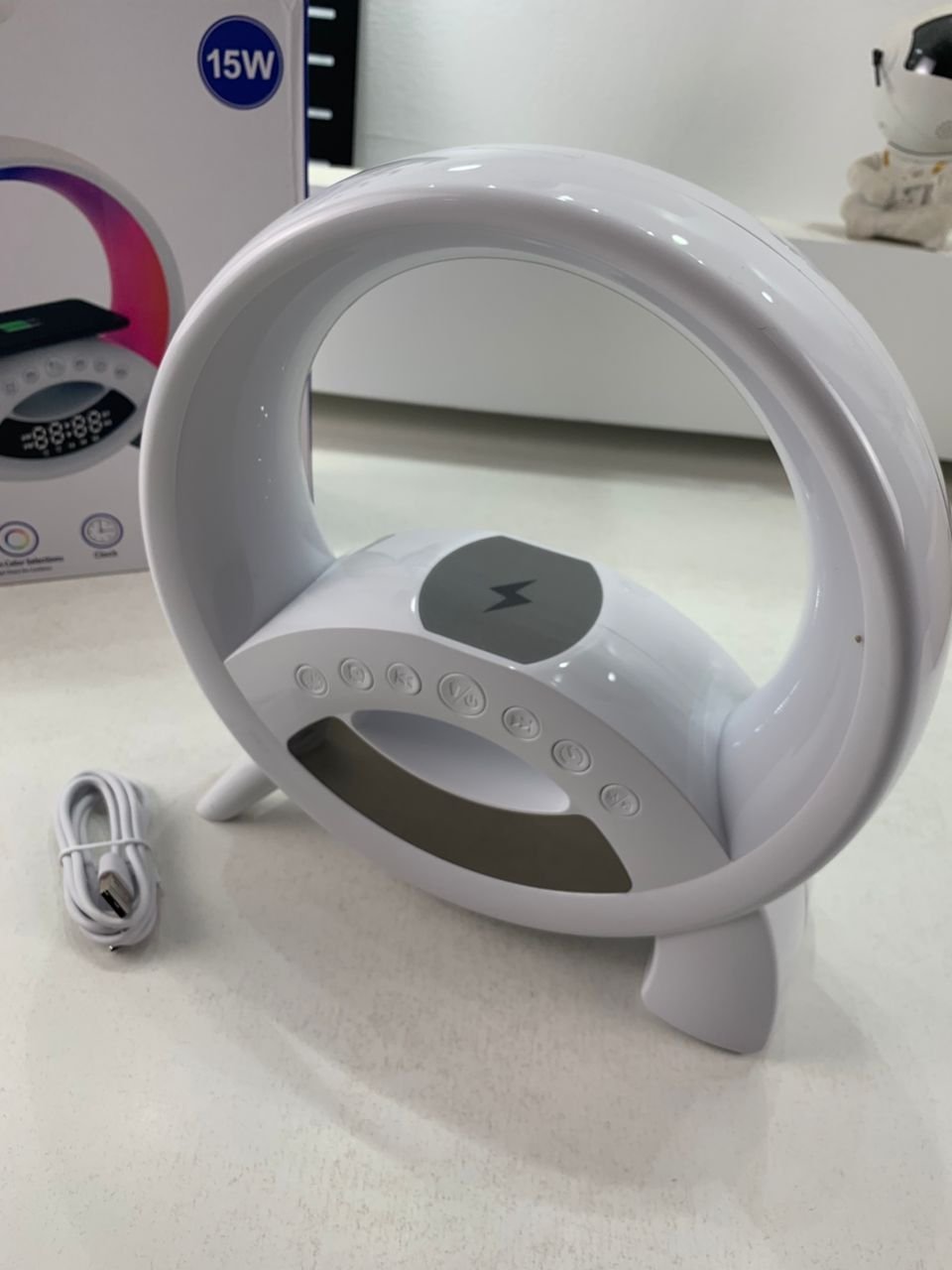 Lampe de Table Multifonction Q18 – Bluetooth, Réveil et Charge Sans Fil - Image 9