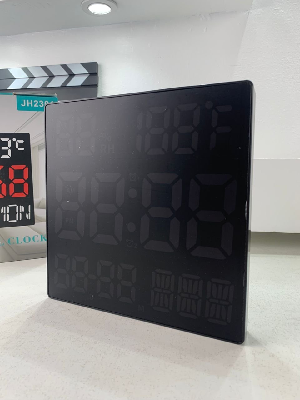 Réveil LED intelligent multi-fonctions horloge murale numérique - Image 7