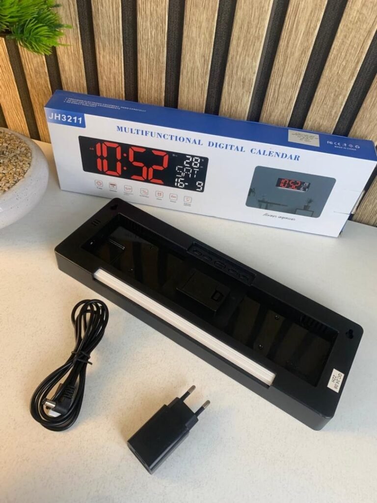 Horloge Digitale LED Design Moderne – Élégance, Lumière et Simplicité