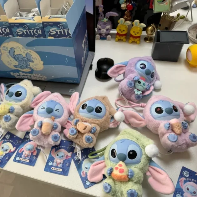 Médaille Surprise de Stitch Labubu – Blind Box Porte-Clé