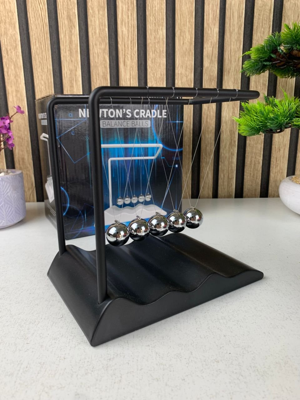 Pendule Newton Balls d’équilibre – Décoration scientifique et élégante - Image 7