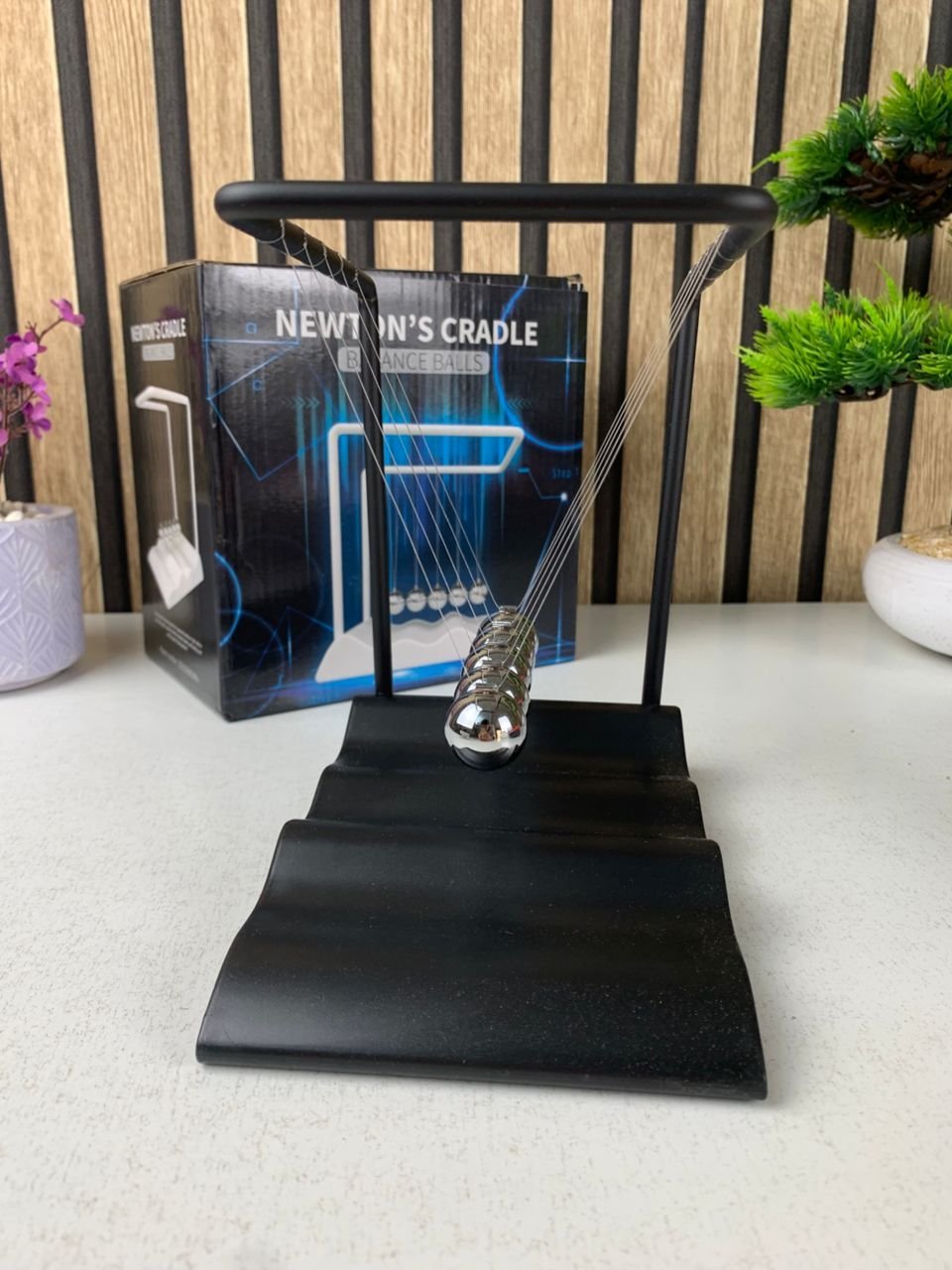 Pendule Newton Balls d’équilibre – Décoration scientifique et élégante - Image 8