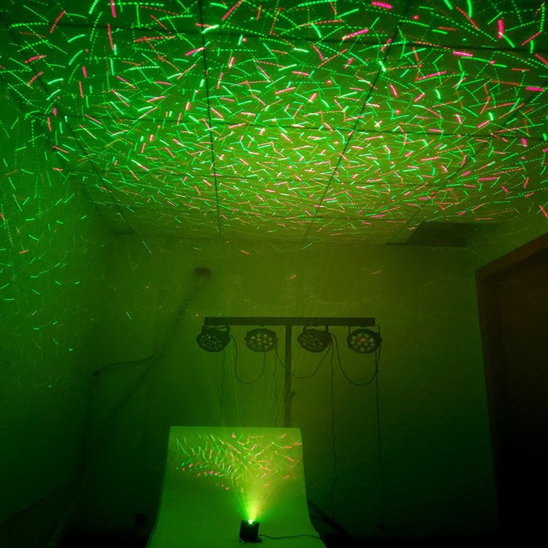 Projecteur Laser LED RG Stroboscopique à Commande Vocale – Effets Lumineux RGB 3 Modes